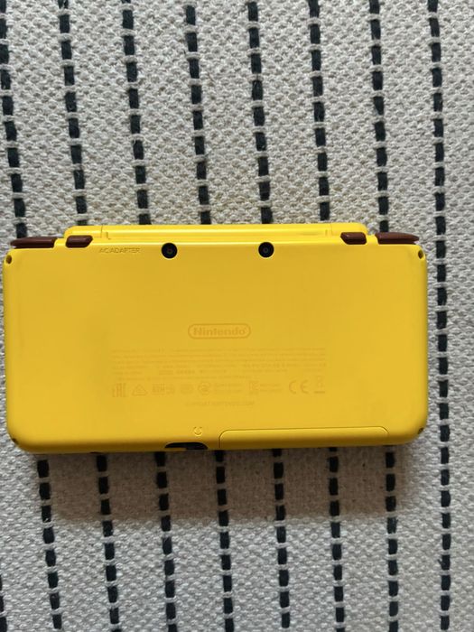Nintendo 2DS XL Pikachu Edition