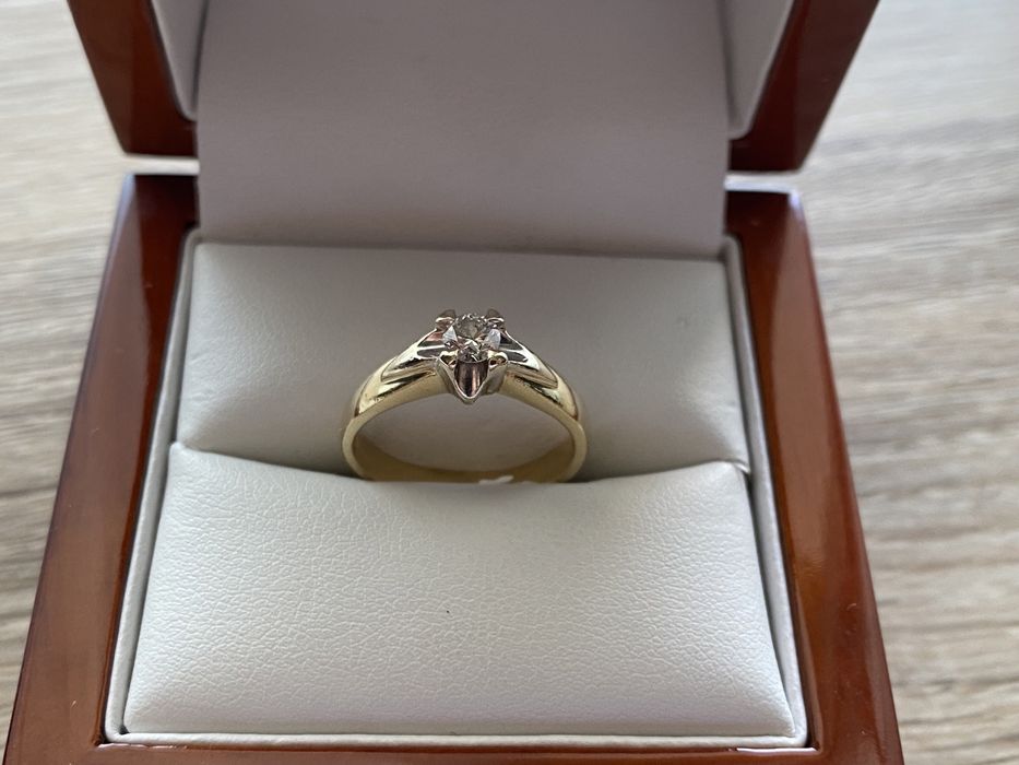 YES, Pierścionek z brylantem 0,23 ct