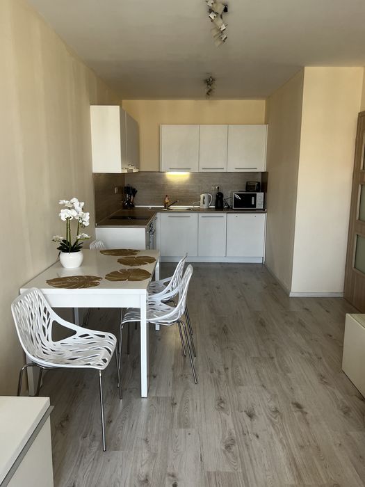 Апартаменты в Варне в комплексе с бассейном первая линия моря