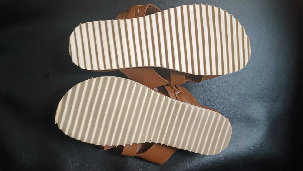 Brązowe japonki, na szeroką stopę