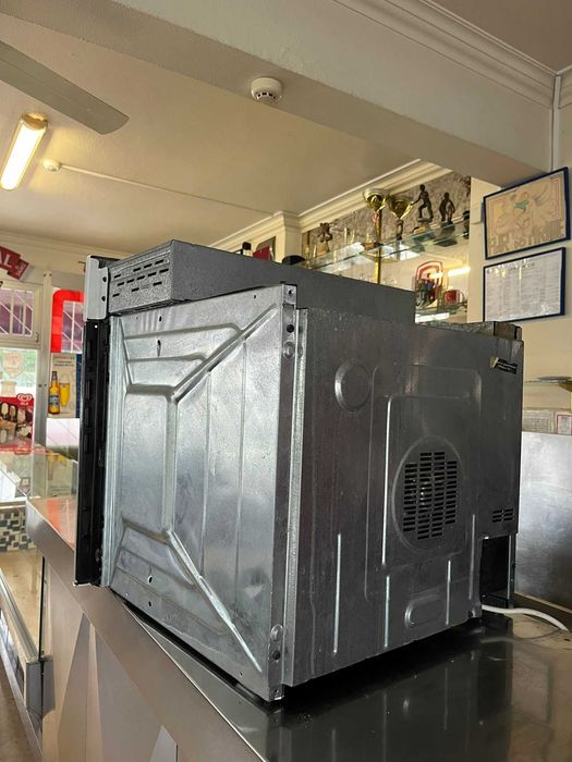 Forno Elétrico de Encastrar Semi Novo
