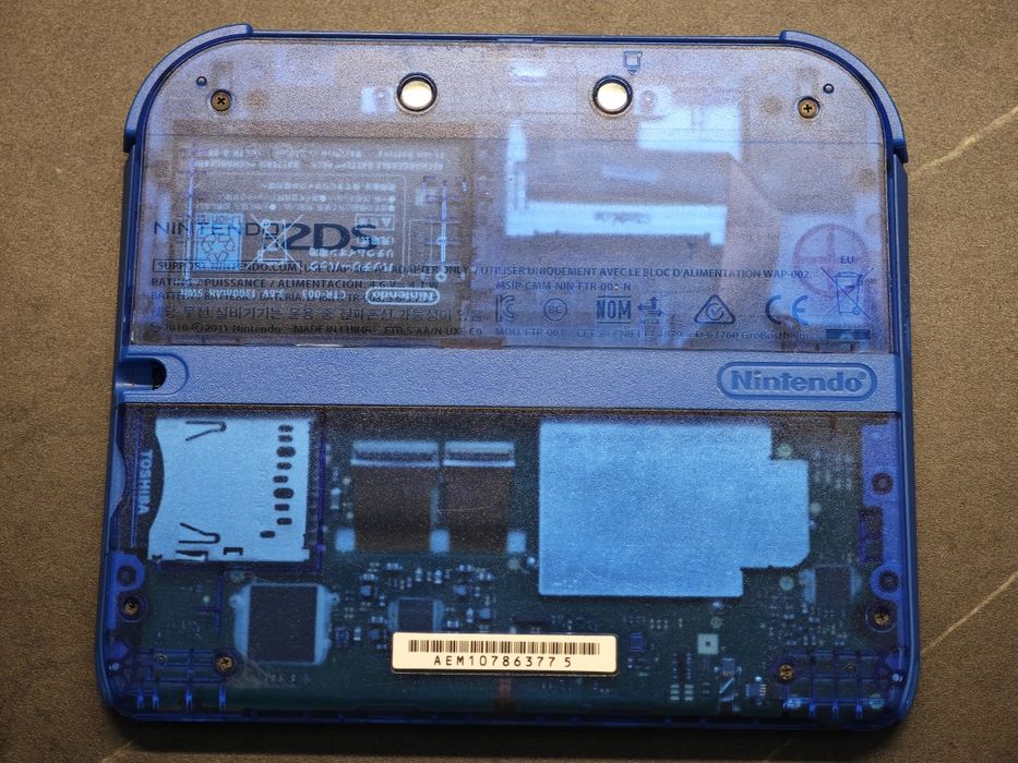 Nintendo 2DS translucent blue