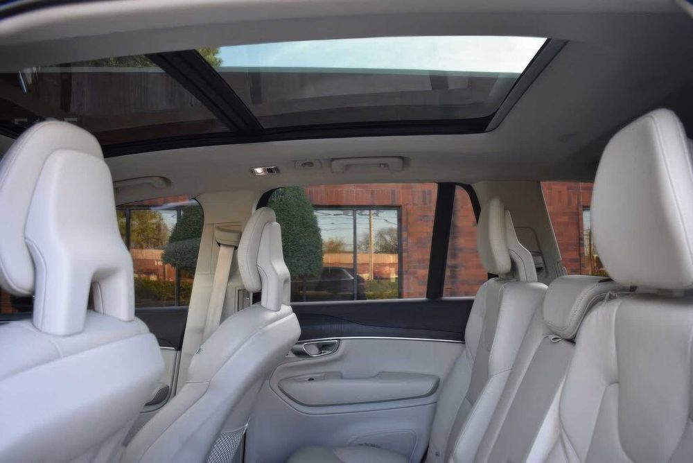 Volvo XC90 T6 Momentum 7-Passenger      2020