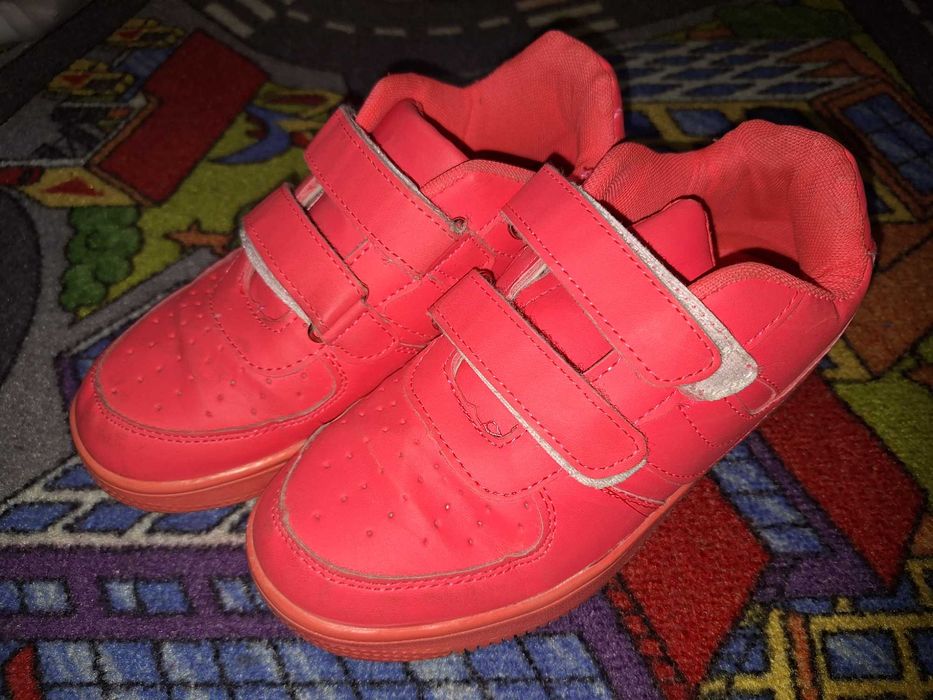 Adidasy 32 r (21 cm).