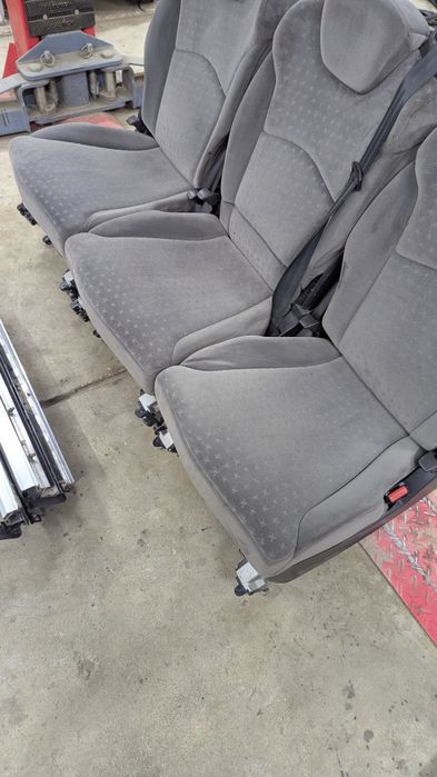 Ряд сидінь для буса