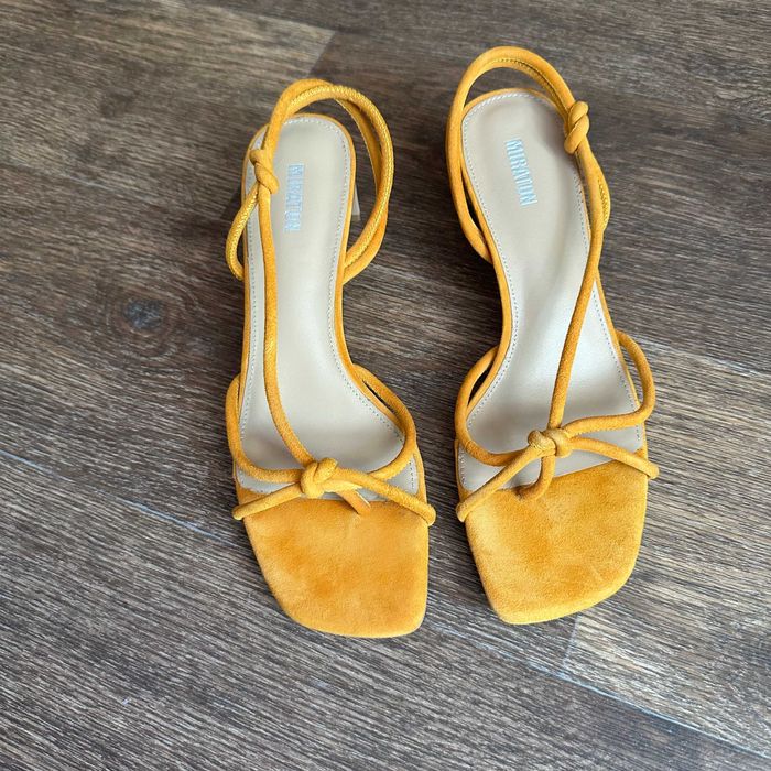 Босоніжки замшеві Miraton