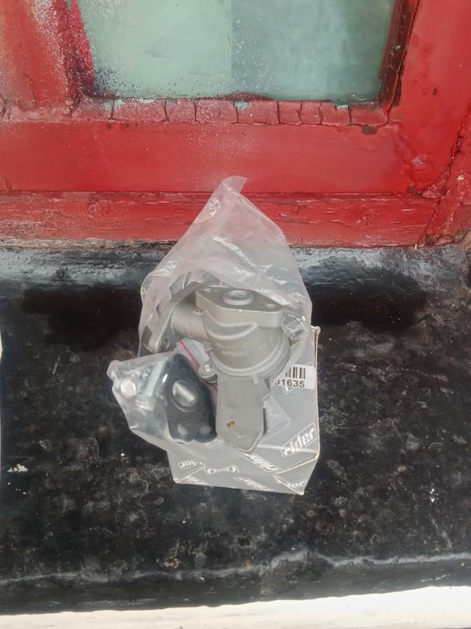 Новый электробензанасос и другие запчасти новые .