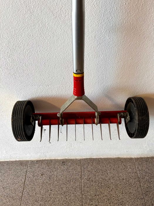 ESCARIFICADOR Relva Rolo de mão marca Wolf com CABO como novo