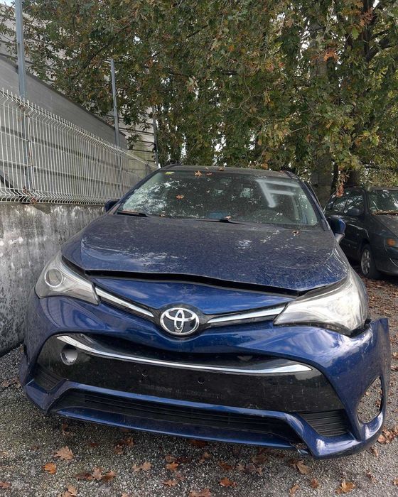 Toyota Avensis 2016 para peças