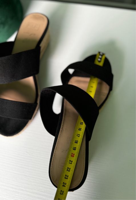 Босоніжки шляпки шльопанці тканинні на широку ногу 38  на танкетці