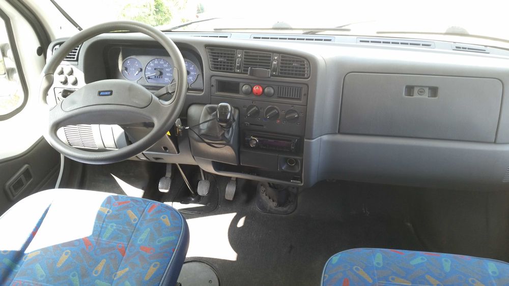 Autocaravana Fiat Ducato 2001 - Bom estado, espaçosa e bem equipada.