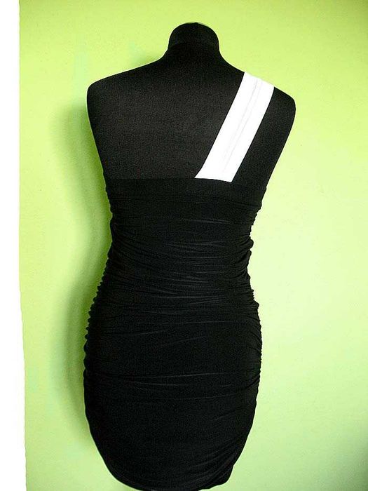 Sukienka - Mała czarna marszczona - 40 L biust 80-90 cm