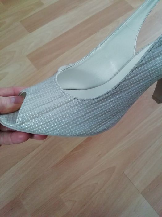 Sandaly rozm,. 40. Nowe