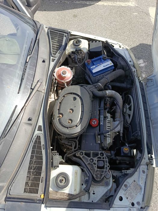 Renault Clio 1.2 essence année 1995 _ 298000 Km _700 €
