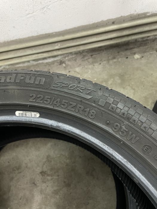 Продам резину 225/45/18