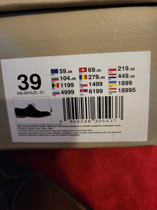 Buty do garnituru granatowe r. 39 Lasocki