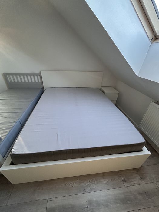Lóżko MALM białe 160x200 zestaw z materacem szafki