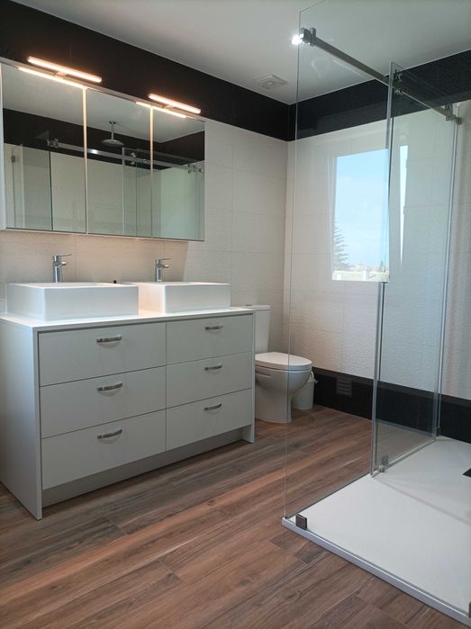 Penthouse T3 com garagem centro de Peniche.