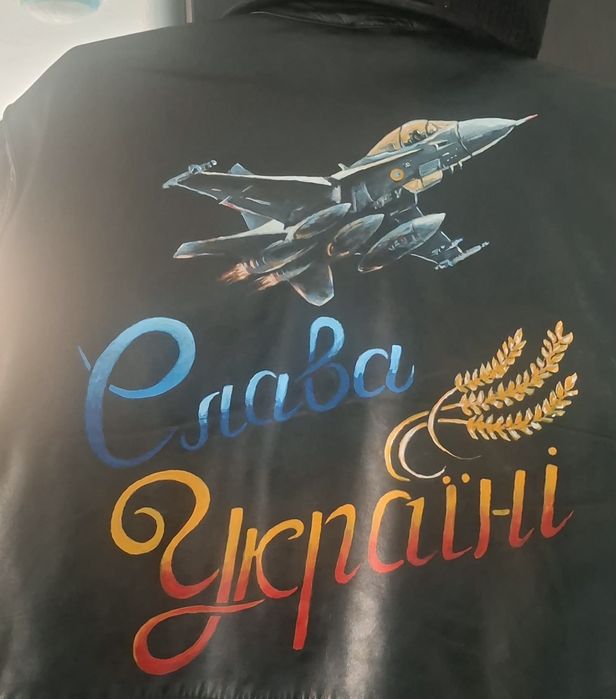 Куртка кожаная с рисунками  .Италия.