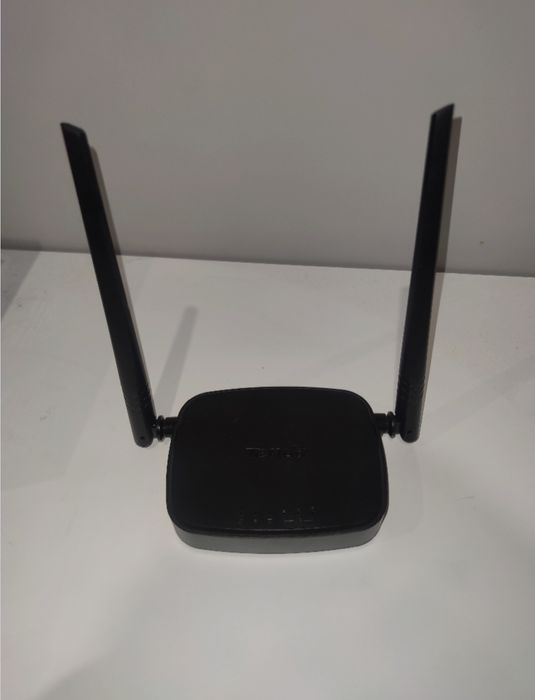 Роутер Tenda 4G LTE N300 Wi-Fi, практично новий, повний комплект