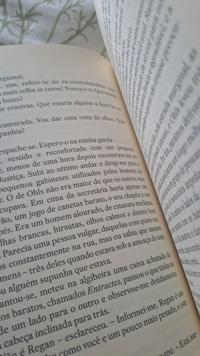 À beira do abismo de Raymond Chandler
