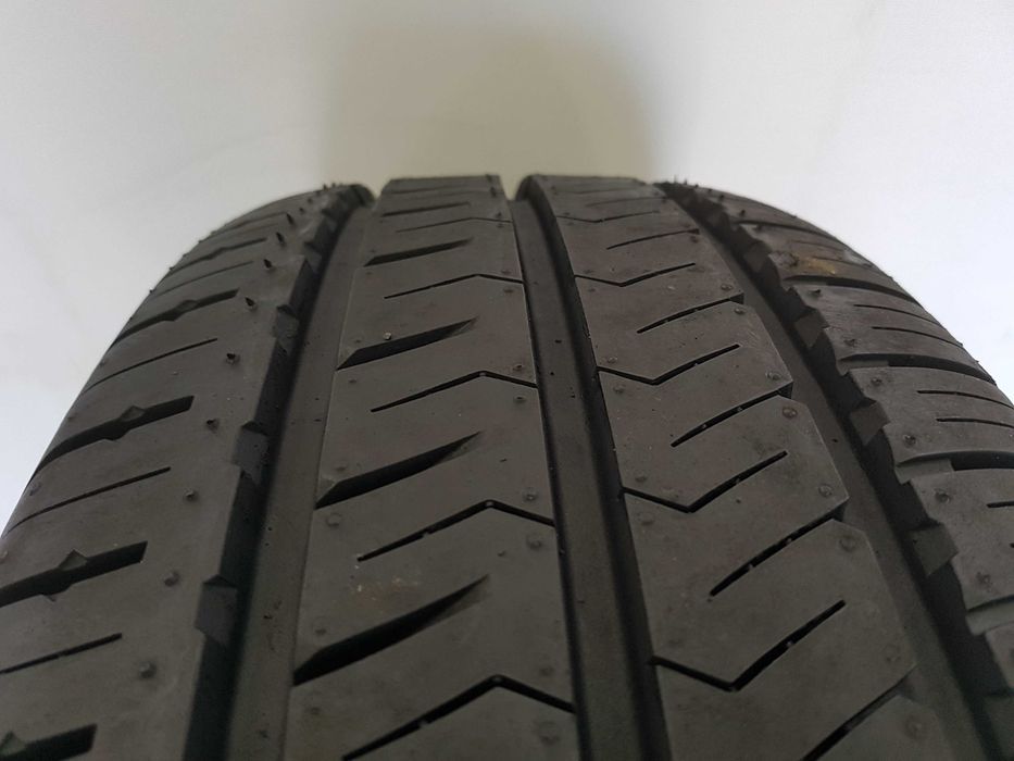 Nowa Opona Hankook Radial RA28E  215/65R16C  215/65/16C