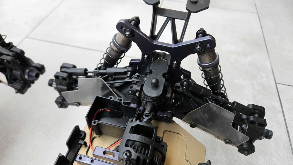 Model Zawodniczy RC Tekno EB48 2.0