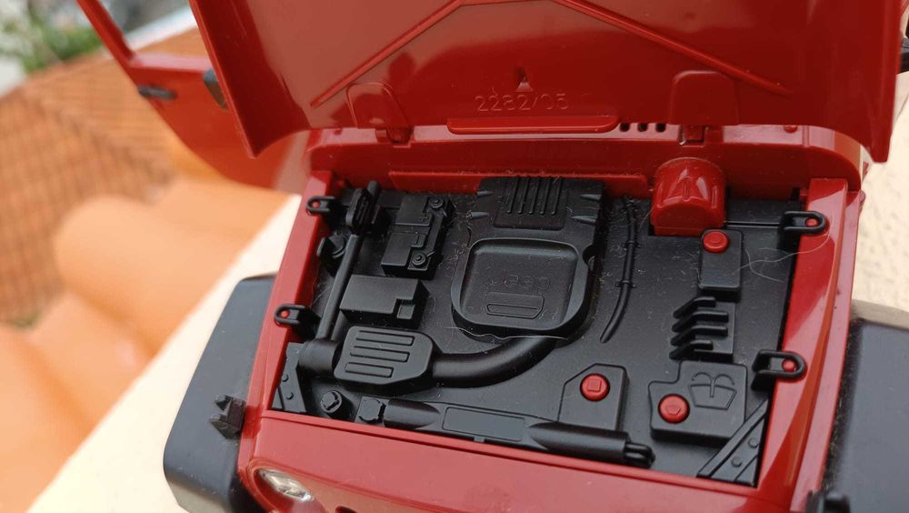 Bruder 2525 Jeep Wrangler Rubicon + box  + cavalo