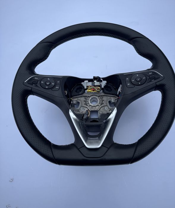 Opel Insignia b lift kierownica ścięta igła