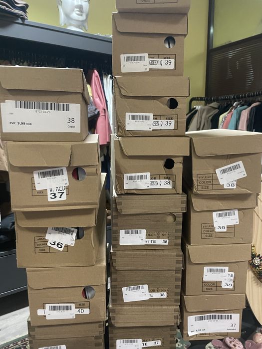 Lote de roupa a preco de custo para desocupar espaco