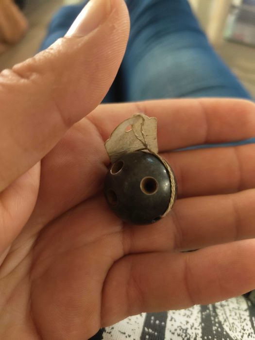 Bola desconhecida com buracos