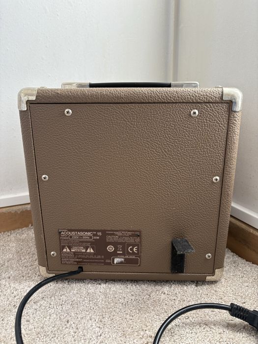 Amplificador Fender Acoustasonic 15