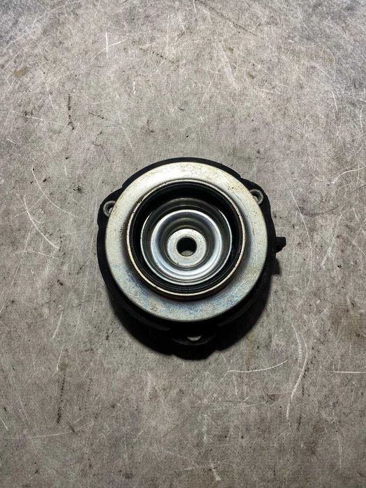 Опора переднього амортизатора VW Passat B7 1K0412331C