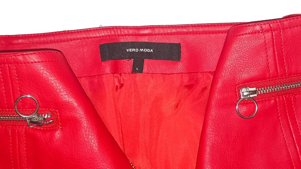 Яскрава спідниця з штучної шкіри Vero Moda (L)