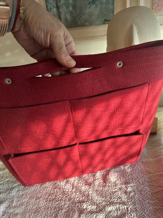 Bag / compartment for inserting into a suitcase or bag64752248751873123