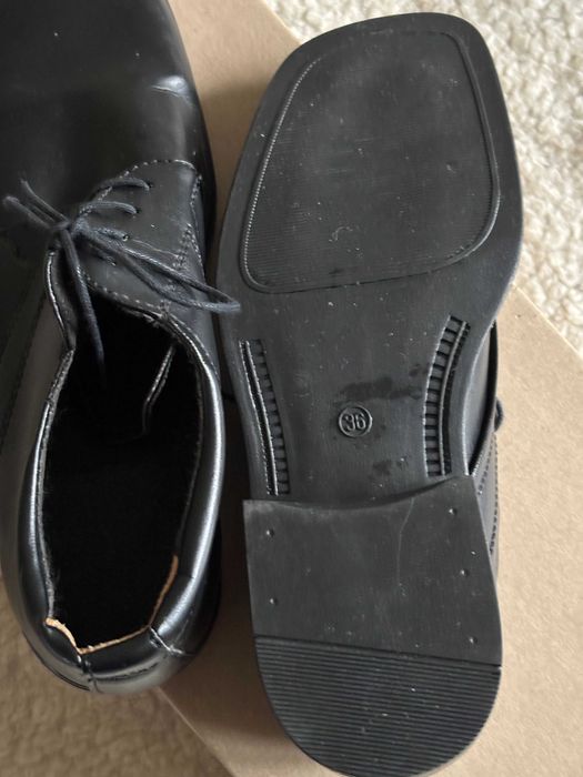 Buty czarne młodzieżowe roz.36