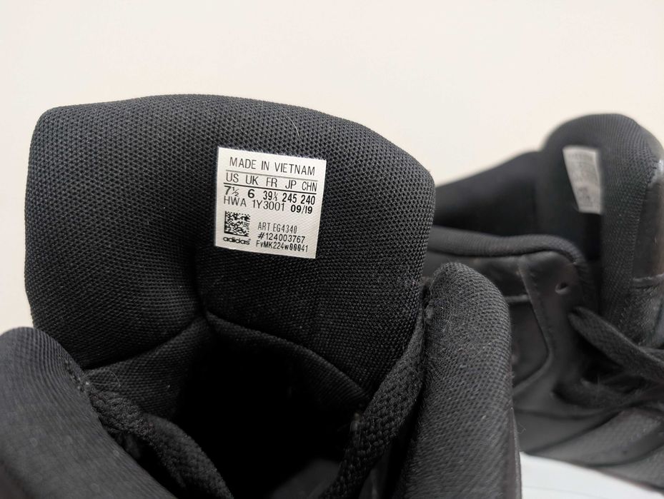 Жіночі високі кросівки Adidas