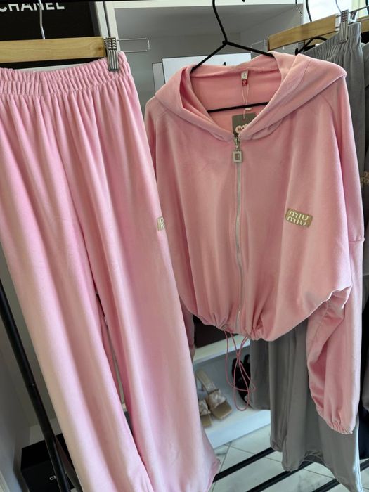 Велюровий костюм спортивний