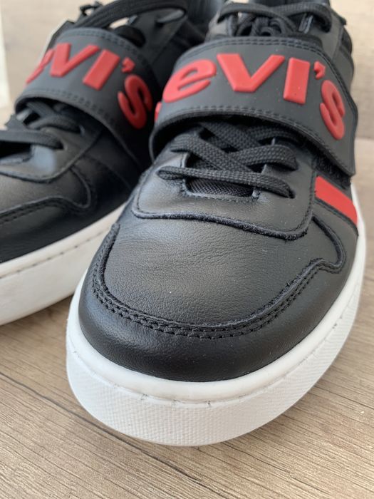 Красовки Levi’s