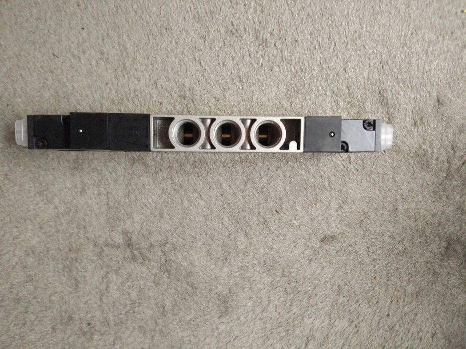 Zawór elektromagnetyczny; 2,5÷10bar; 5/3 NC; aluminium; NBR; IP65