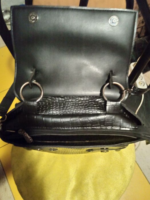 Кожаная сумма женская.