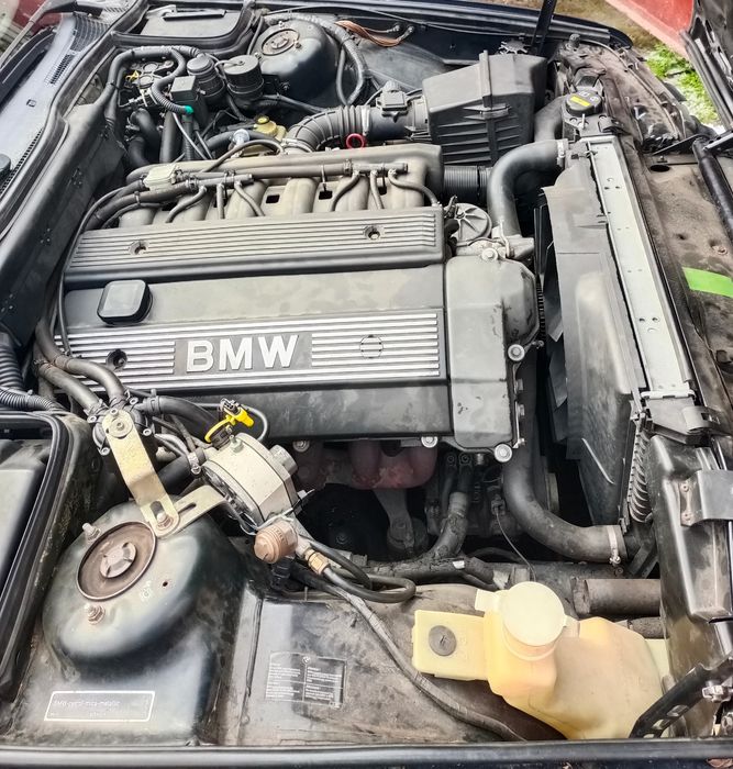 Продам BMW 5 E34