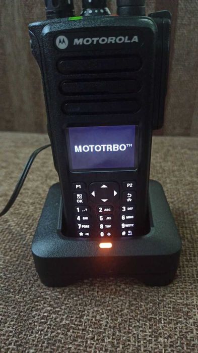Motorola DP4801E VHF новая с гарнитурой
