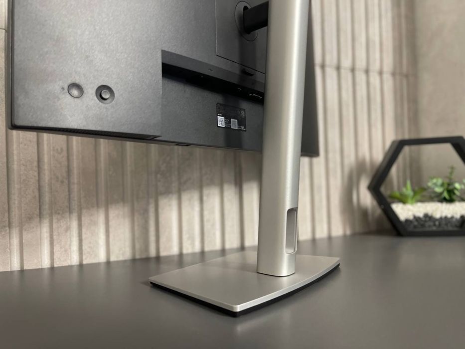 Безрамковий монітор DELL 24 дюйми P2422H full hd