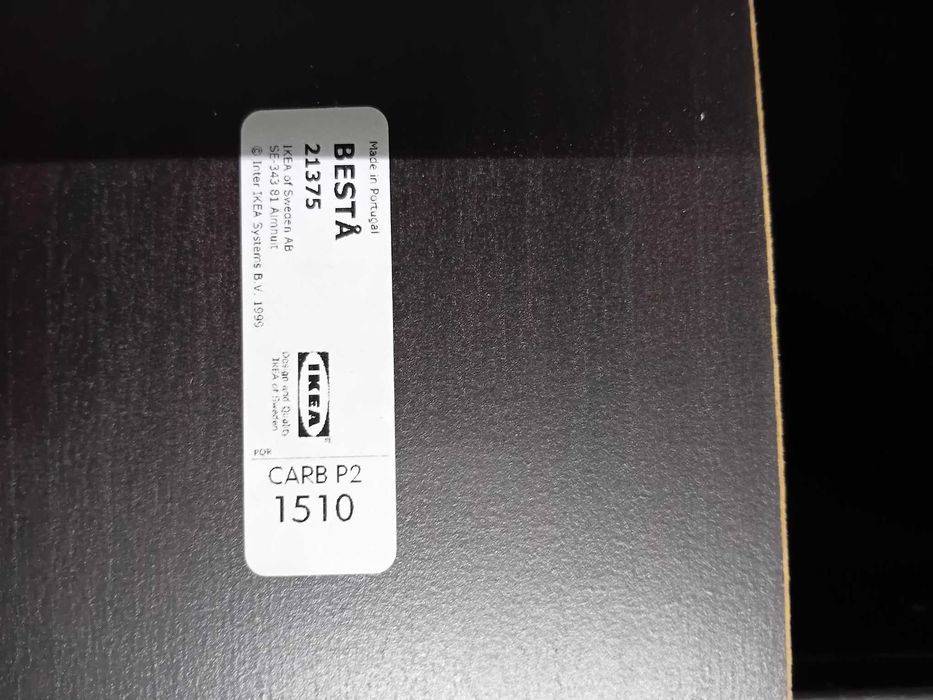 2 estantes com portas como novas