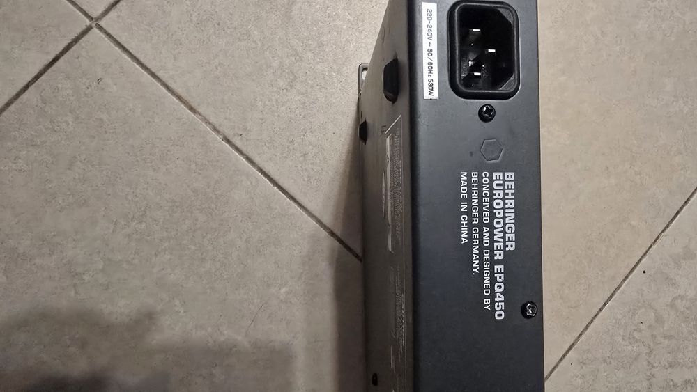 Amplificador Behringer EPQ450
