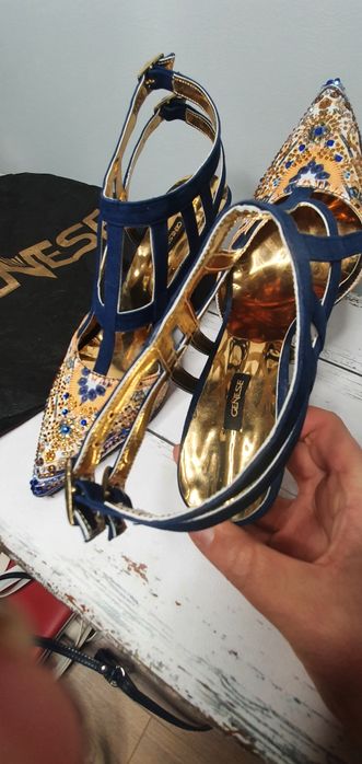 piekne szpilki z cyrkoniami