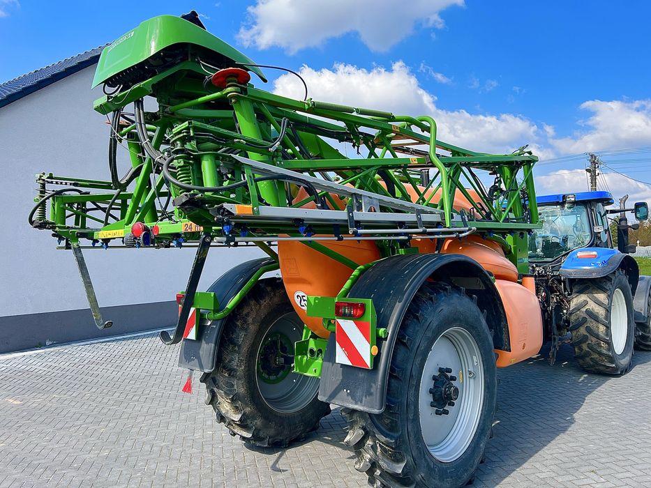 Opryskiwacz Amazone UX 4200 Specjal 24 m, 2015 r. 140.000 netto