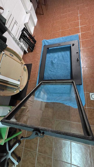 Porta para lareira aberta