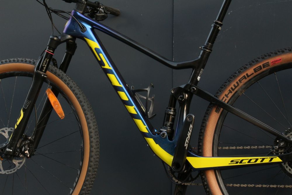 Двопідвісний карбоновий велосипед Scott Spark RC 900 Team Issue AXS.Rock Shox SID, SRAM